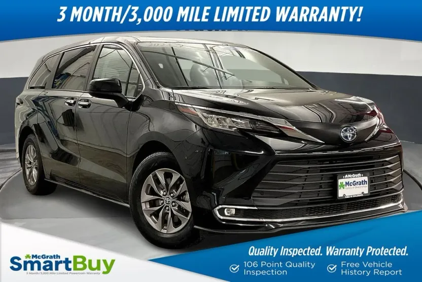 2023 Toyota Sienna XLE photo 1