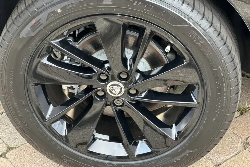 2025 Jaguar F-PACE P250 R-Dynamic S photo 1