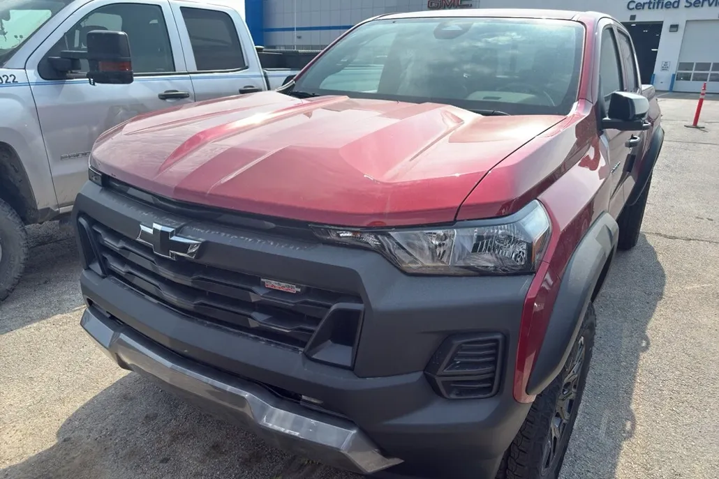 2026 Chevrolet Colorado Trail Boss photo 1