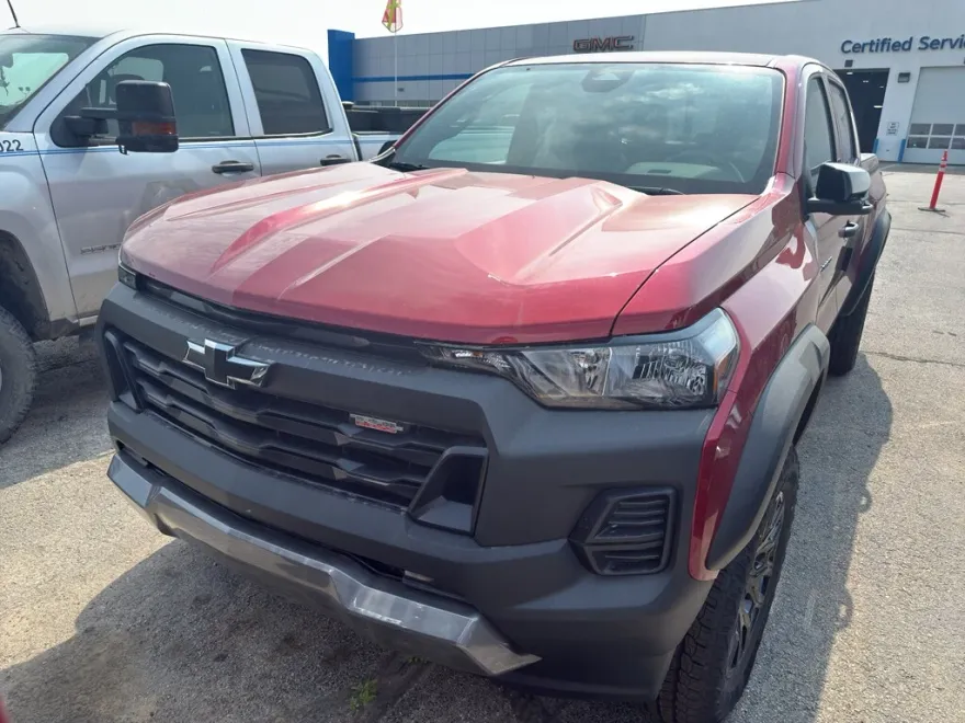 2026 Chevrolet Colorado Trail Boss photo 1