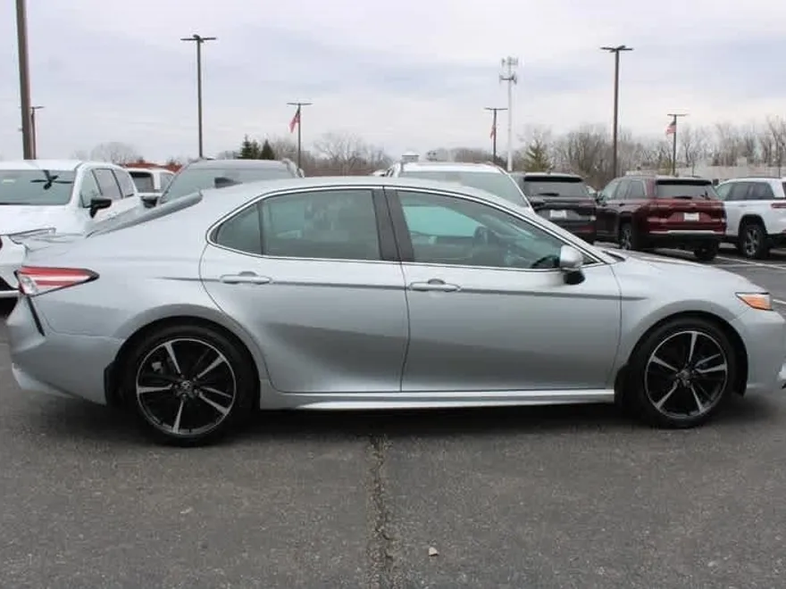 2020 Toyota Camry XSE photo 2