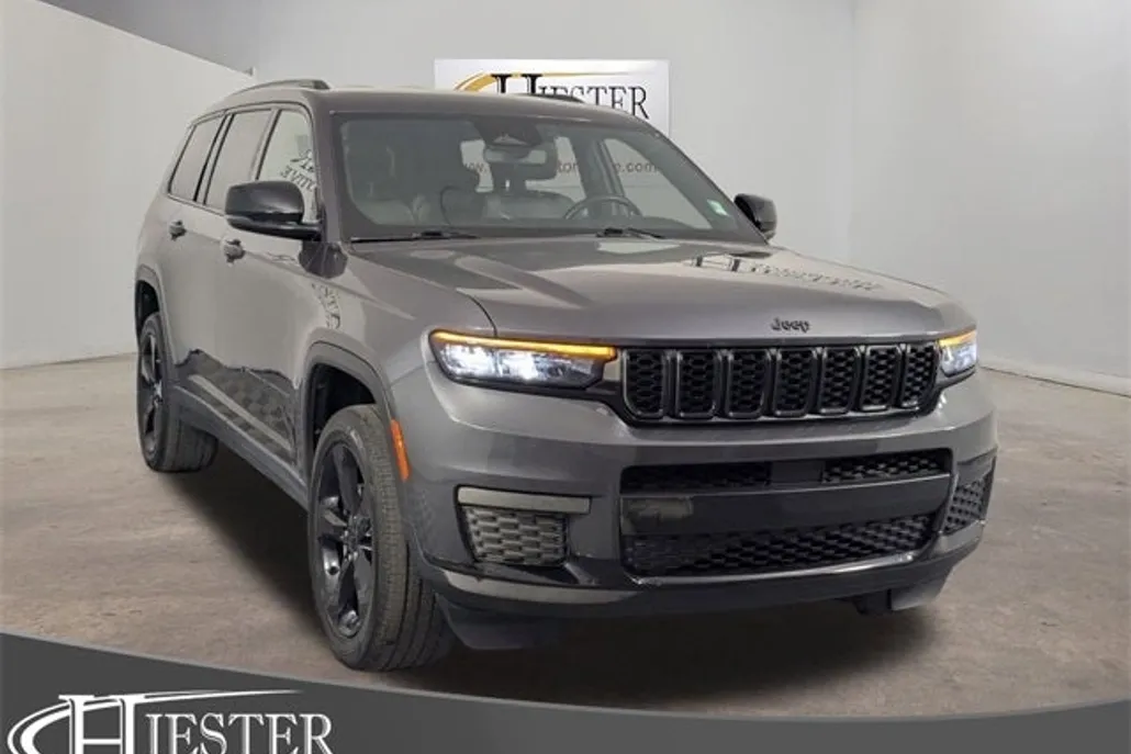2022 Jeep Grand Cherokee Altitude photo 1