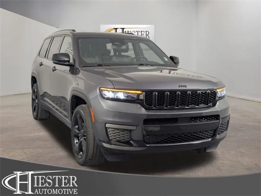 2022 Jeep Grand Cherokee Altitude photo 1