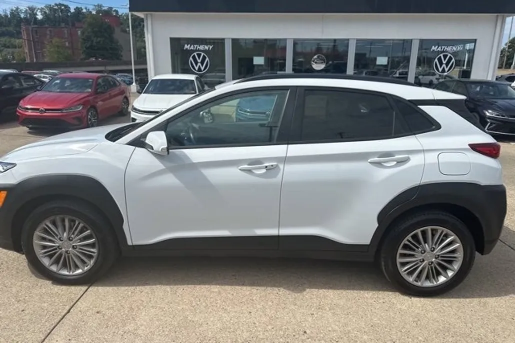 2021 Hyundai Kona SEL photo 1