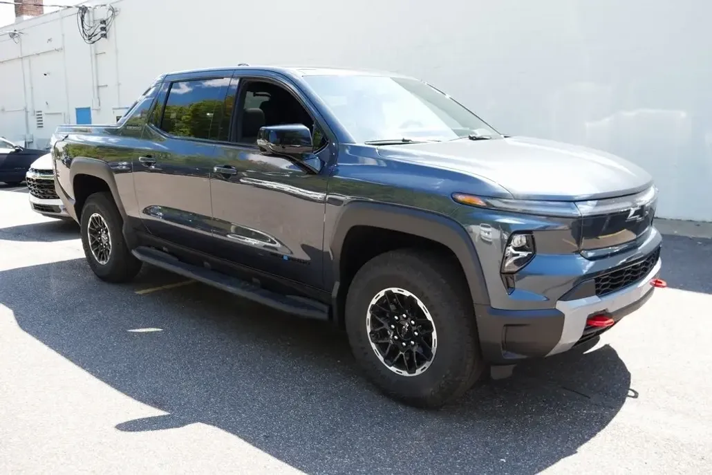 2026 Chevrolet Silverado EV Trail Boss photo 1