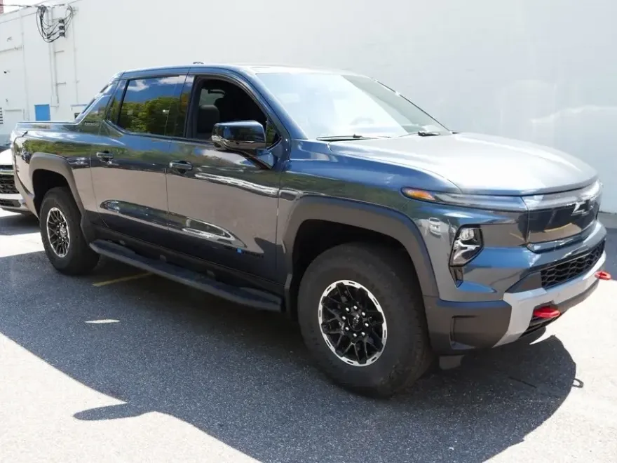 2026 Chevrolet Silverado EV Trail Boss photo 1