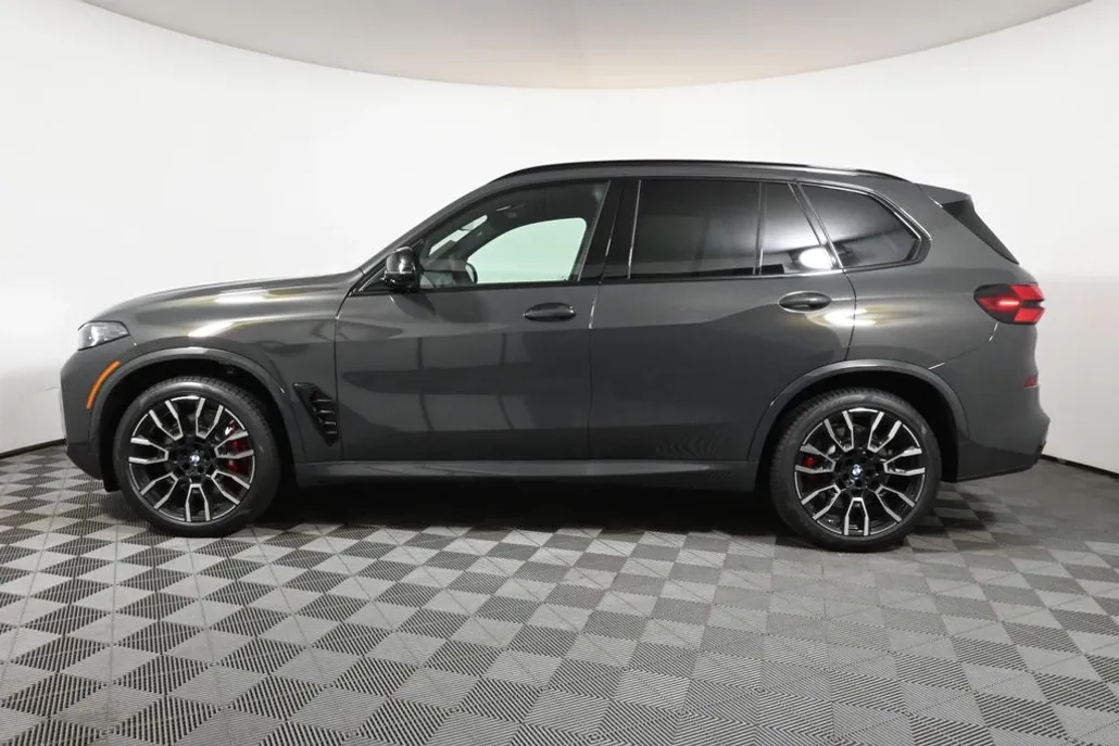 2025 Bmw X5 M60i photo 1