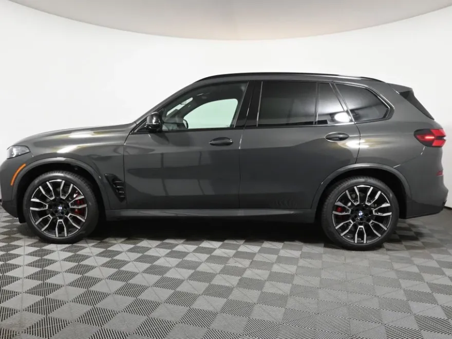 2025 Bmw X5 M60i photo 1