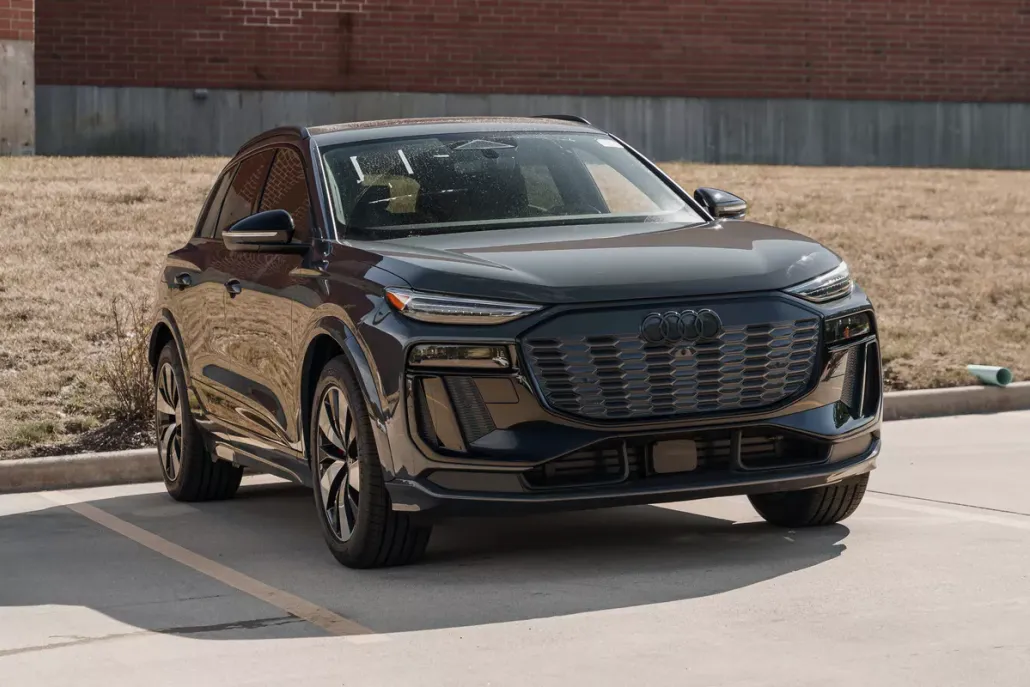 2025 Audi SQ6 photo 1