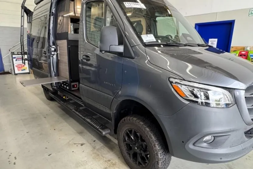 2025 Mercedes Benz Sprinter 2500 photo 1