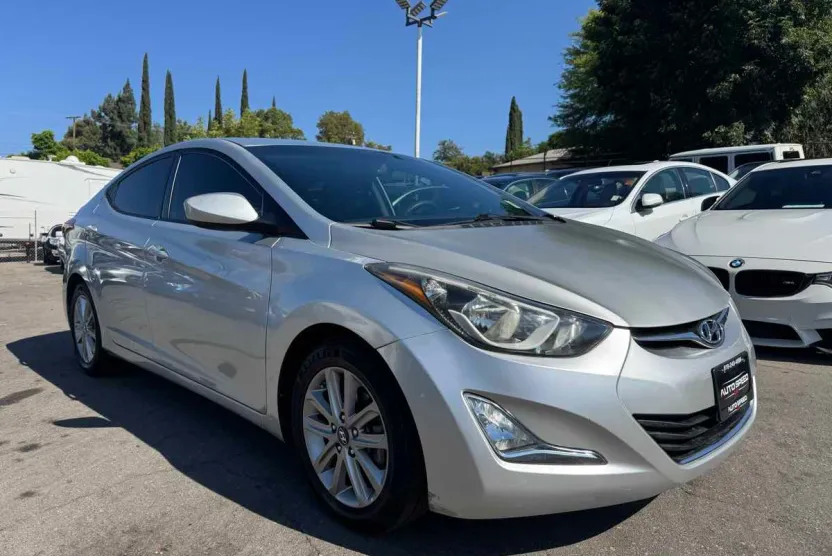 2015 Hyundai Elantra SE photo 1
