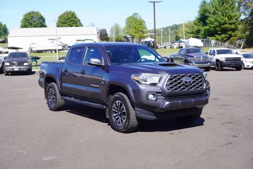 2020 Toyota Tacoma TRD Sport photo 1