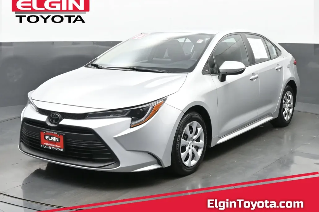 2023 Toyota Corolla LE photo 1
