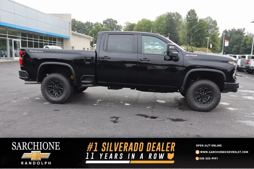 2025 Chevrolet Silverado 2500HD ZR2 photo 1