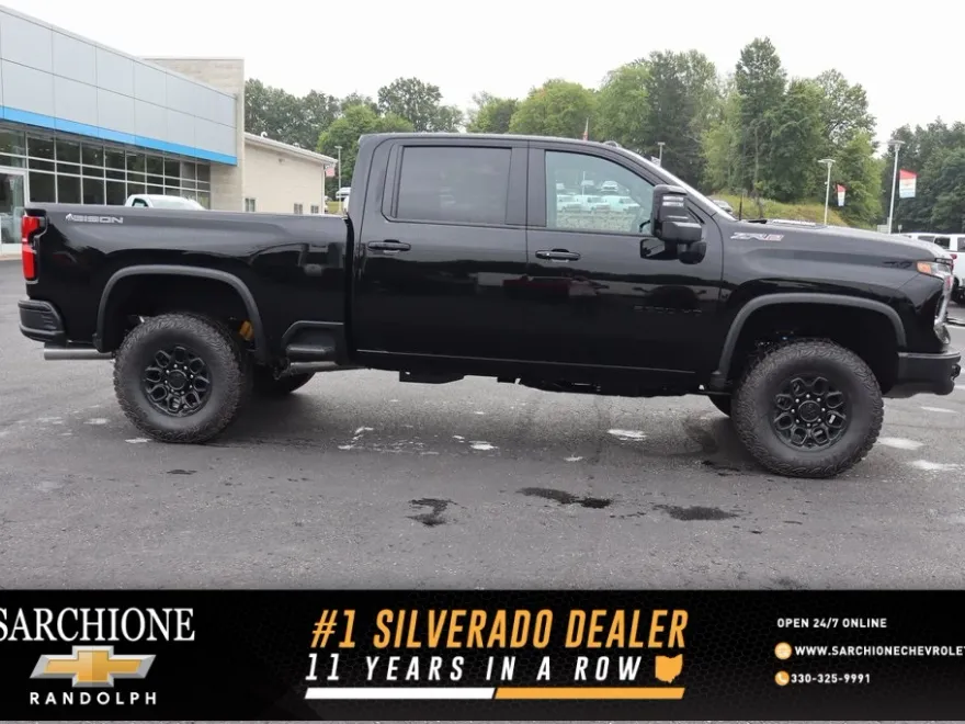2025 Chevrolet Silverado 2500HD ZR2 photo 1