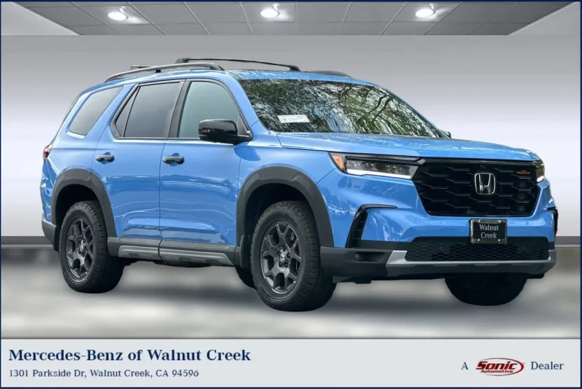 2023 Honda Pilot TrailSport photo 1
