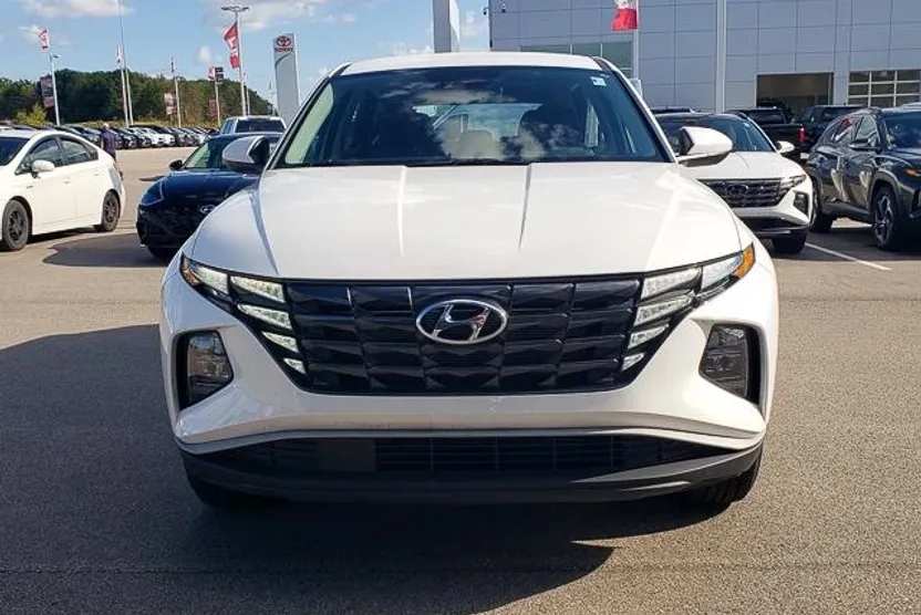 2023 Hyundai Tucson SE photo 1
