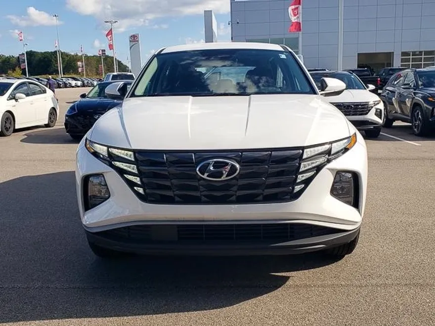 2023 Hyundai Tucson SE photo 1