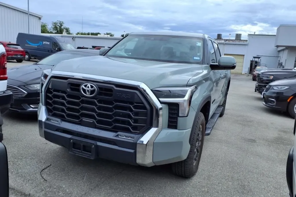 2022 Toyota Tundra SR5 photo 1