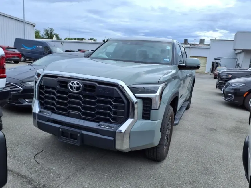 2022 Toyota Tundra SR5 photo 1
