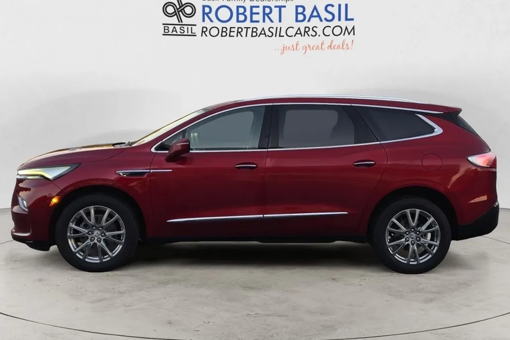 2023 Buick Enclave Essence photo 1