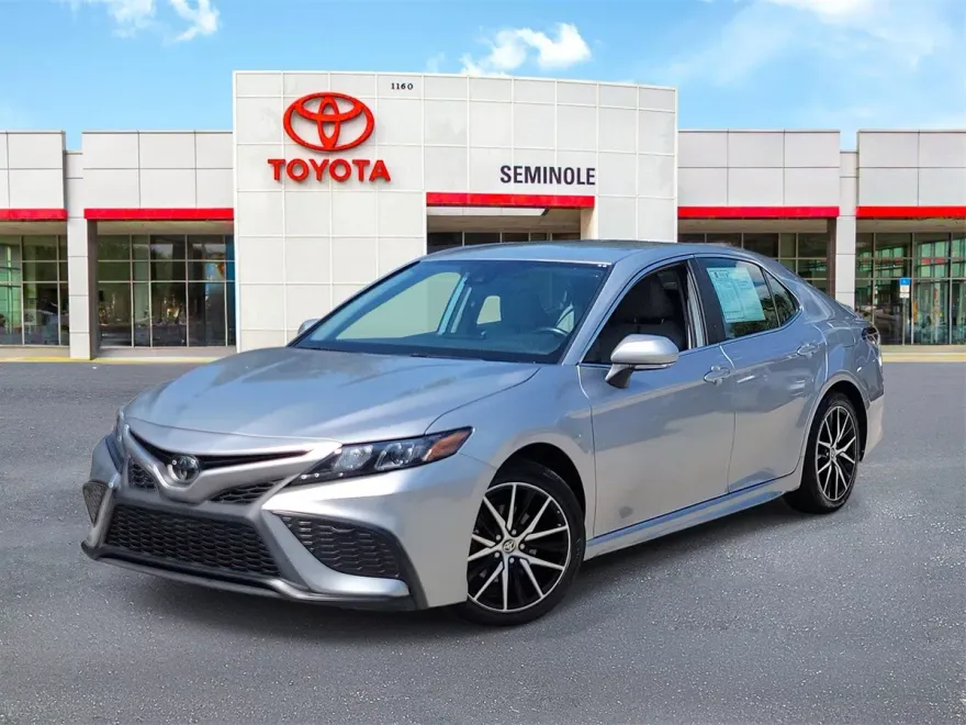 2023 Toyota Camry SE photo 1