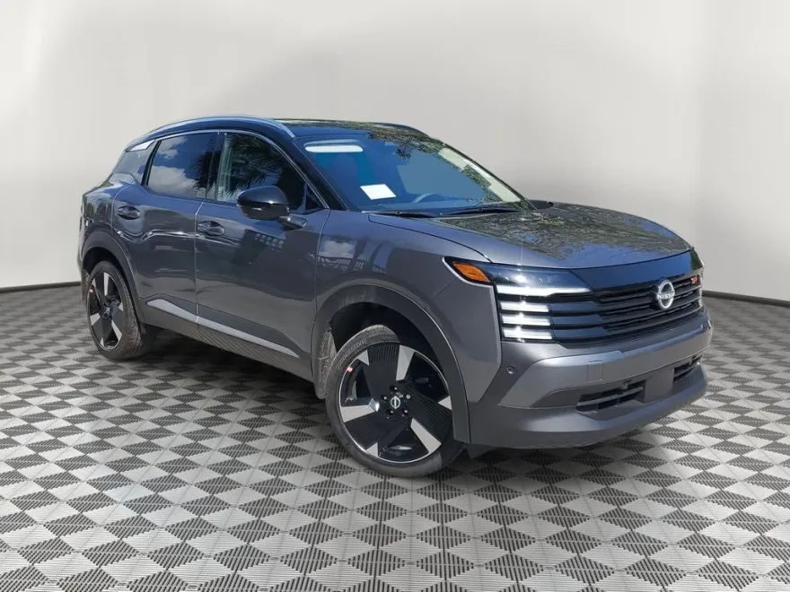 2025 Nissan Kicks SR photo 1