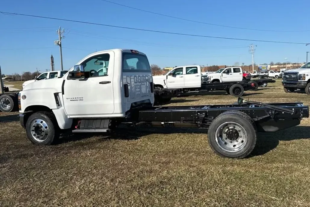 2024 Chevrolet Silverado 4500HD Work Truck photo 1