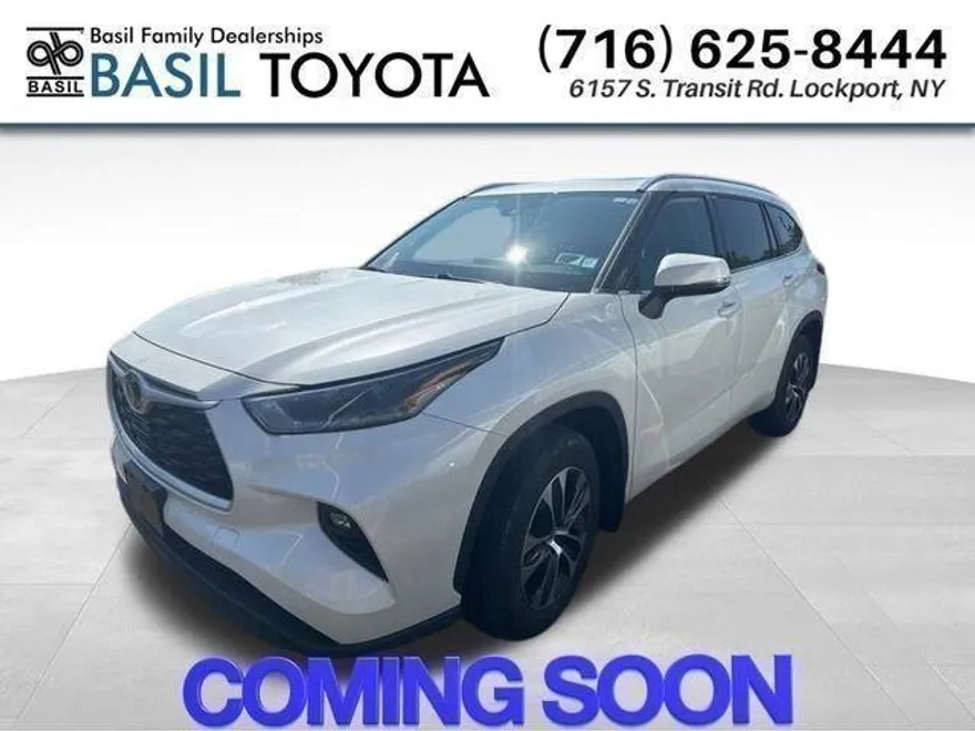 2021 Toyota Highlander XLE photo 1