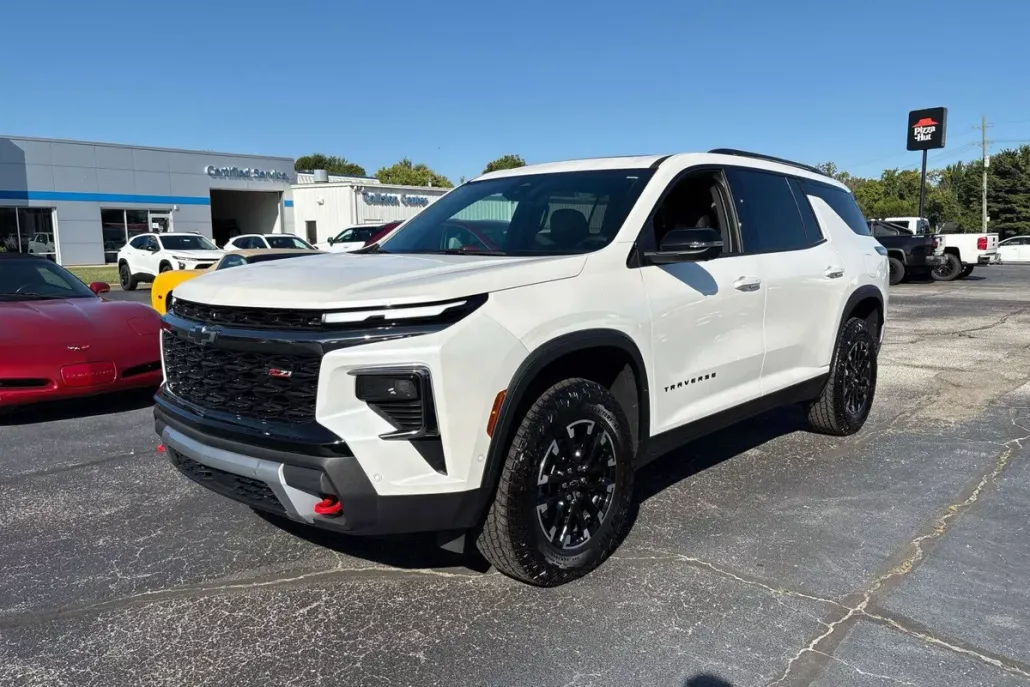 2024 Chevrolet Traverse Z71 photo 1