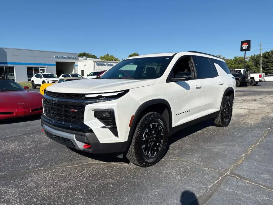 2024 Chevrolet Traverse Z71 photo 1