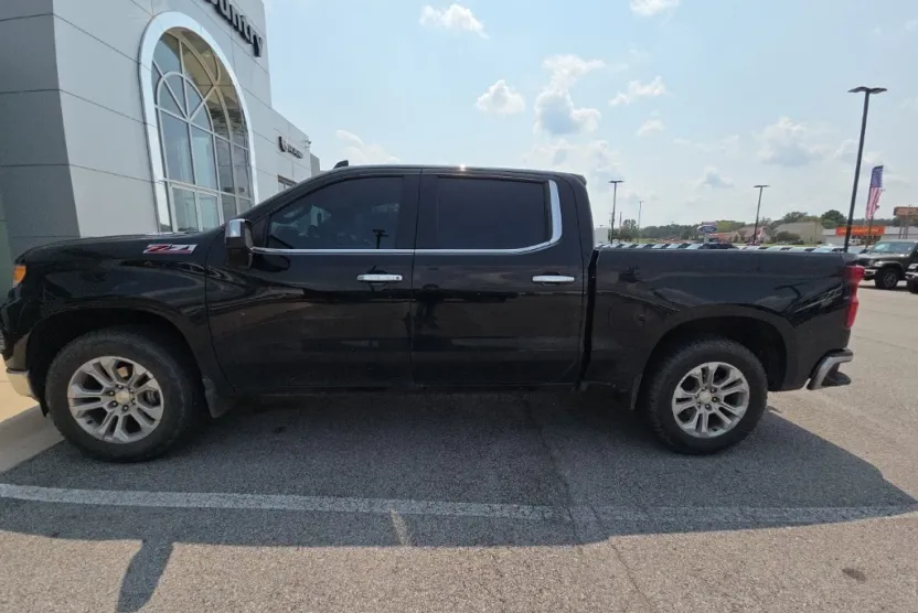 2023 Chevrolet Silverado 1500 LTZ photo 1
