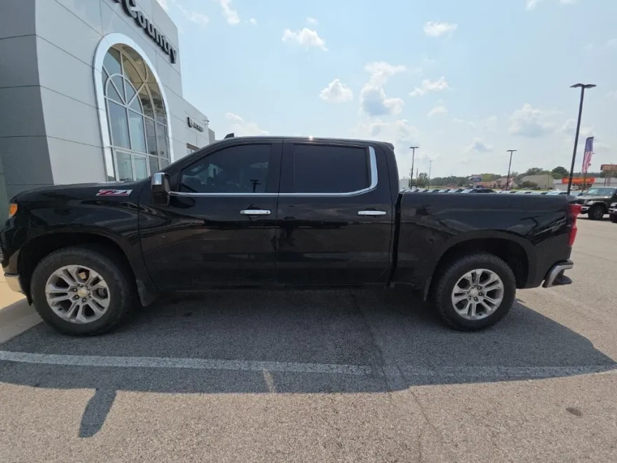 2023 Chevrolet Silverado 1500 LTZ photo 1