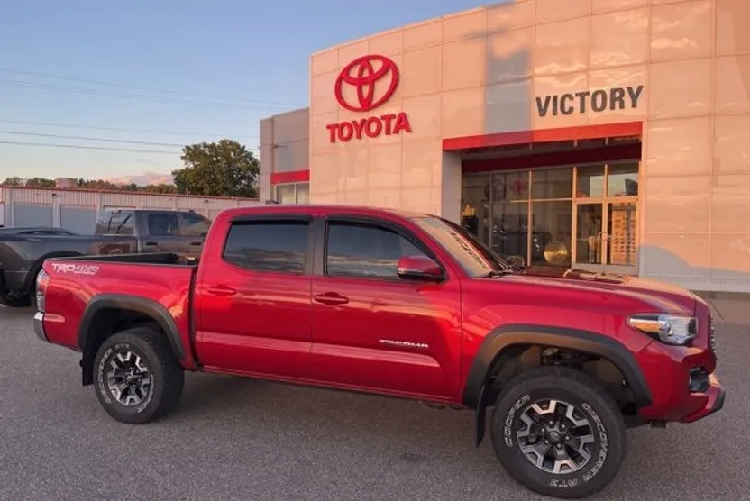 2021 Toyota Tacoma TRD Off-Road photo 1