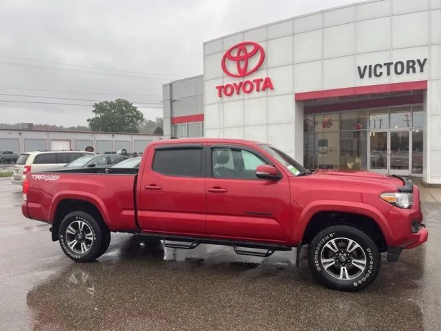 2019 Toyota Tacoma TRD Sport photo 1