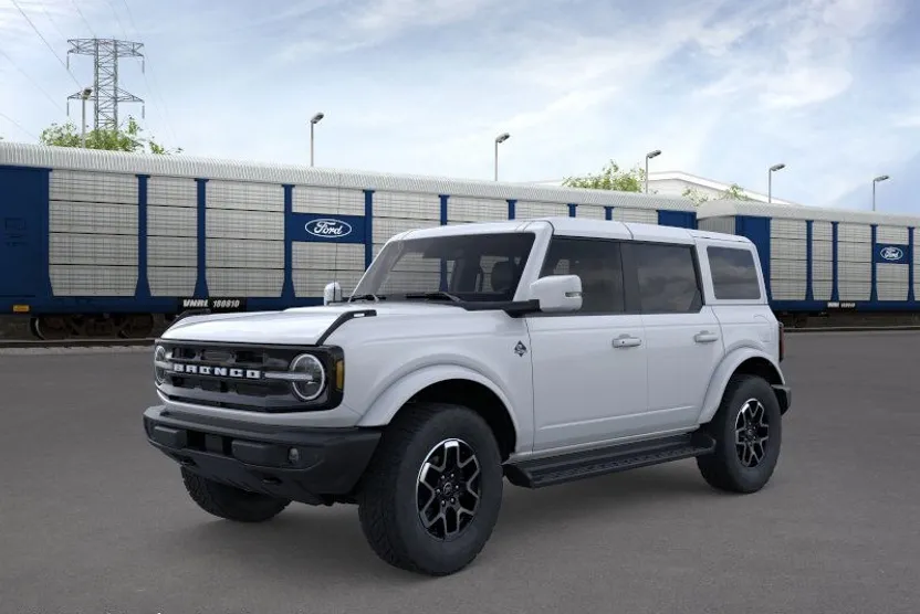2025 Ford Bronco Outer Banks photo 1