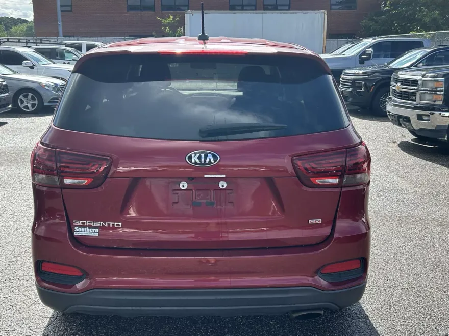 2019 Kia Sorento LX photo 1