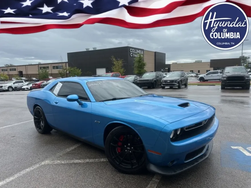 2023 Dodge Challenger R/T photo 1