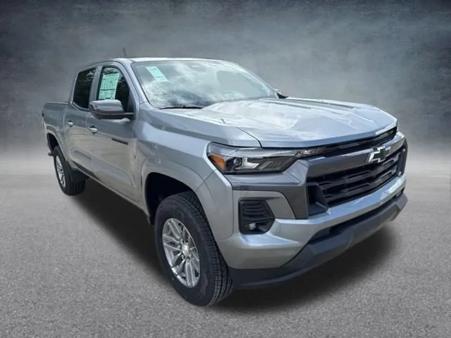 2025 Chevrolet Colorado Work Truck LT photo 1