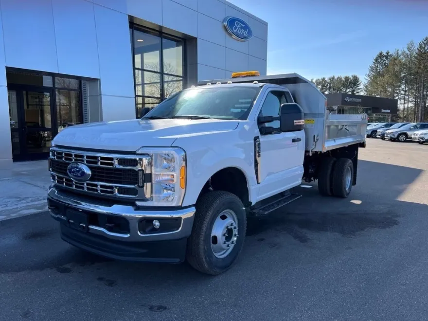 2023 Ford F-350 photo 1