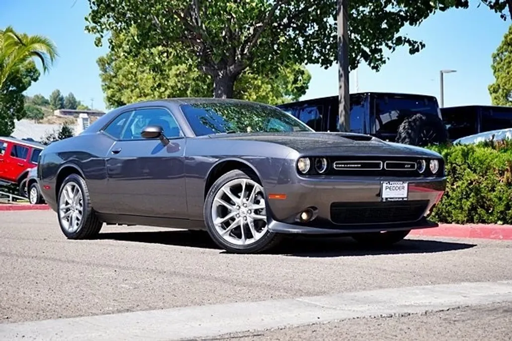 2022 Dodge Challenger GT photo 1