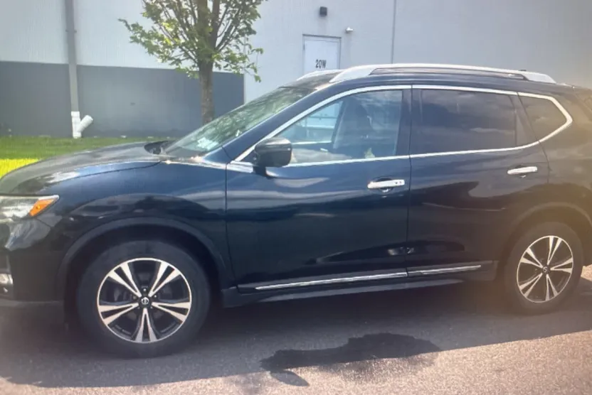 2017 Nissan Rogue SL photo 1