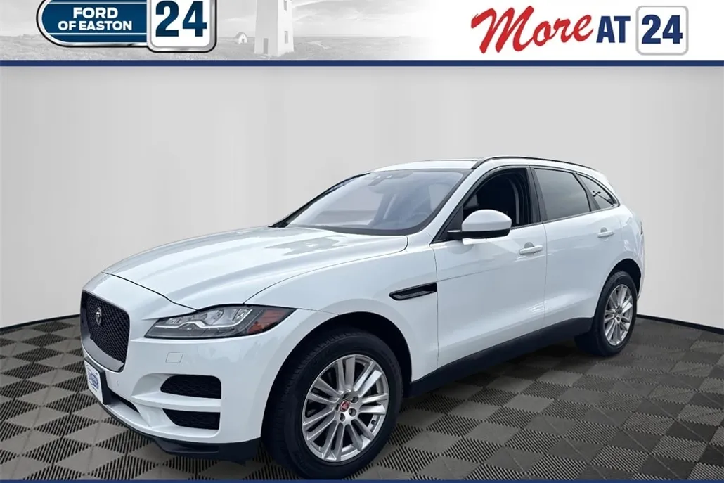 2017 Jaguar F-PACE Prestige photo 1