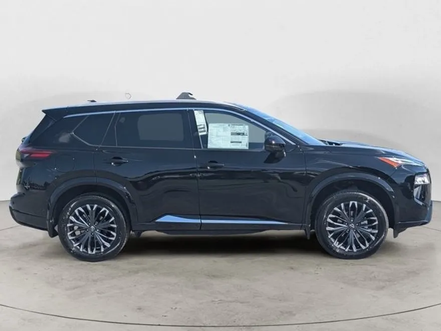 2026 Nissan Rogue Platinum photo 1