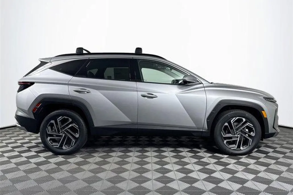 2025 Hyundai Tucson Hybrid Limited photo 1