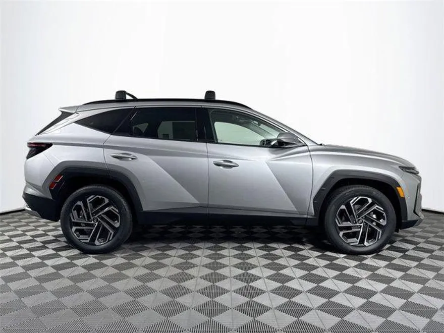 2025 Hyundai Tucson Hybrid Limited photo 1
