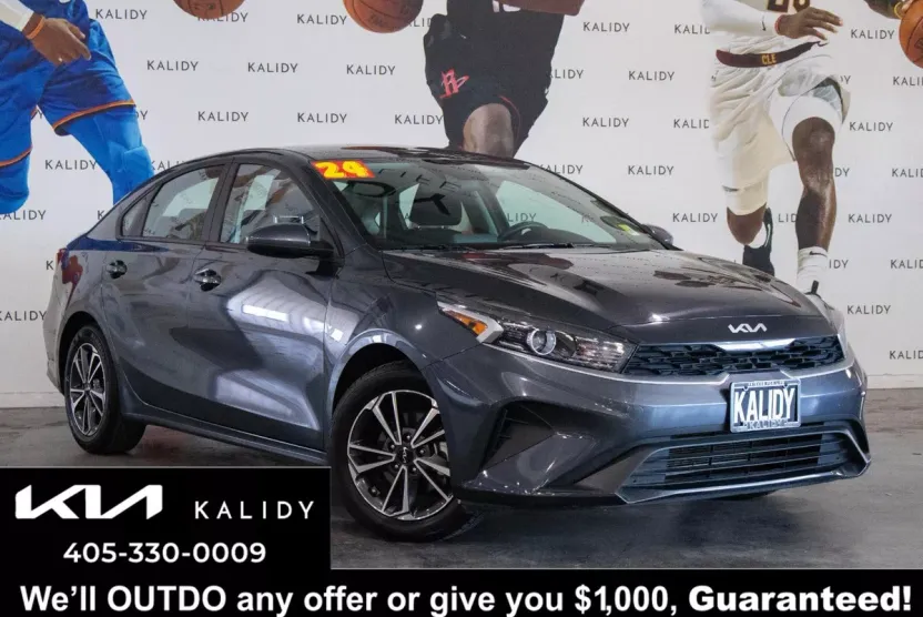 2024 Kia Forte LXS photo 1