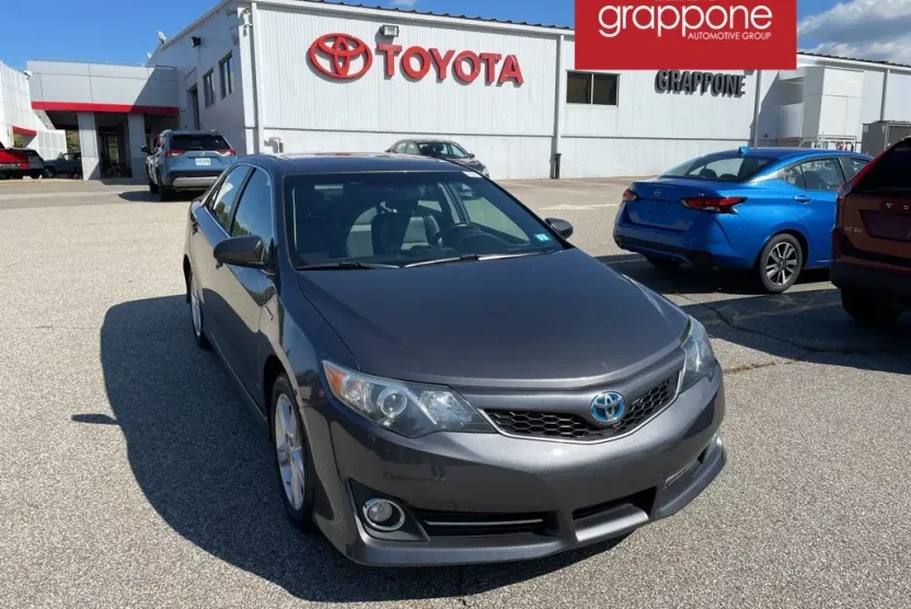 2014 Toyota Camry Hybrid SE photo 1