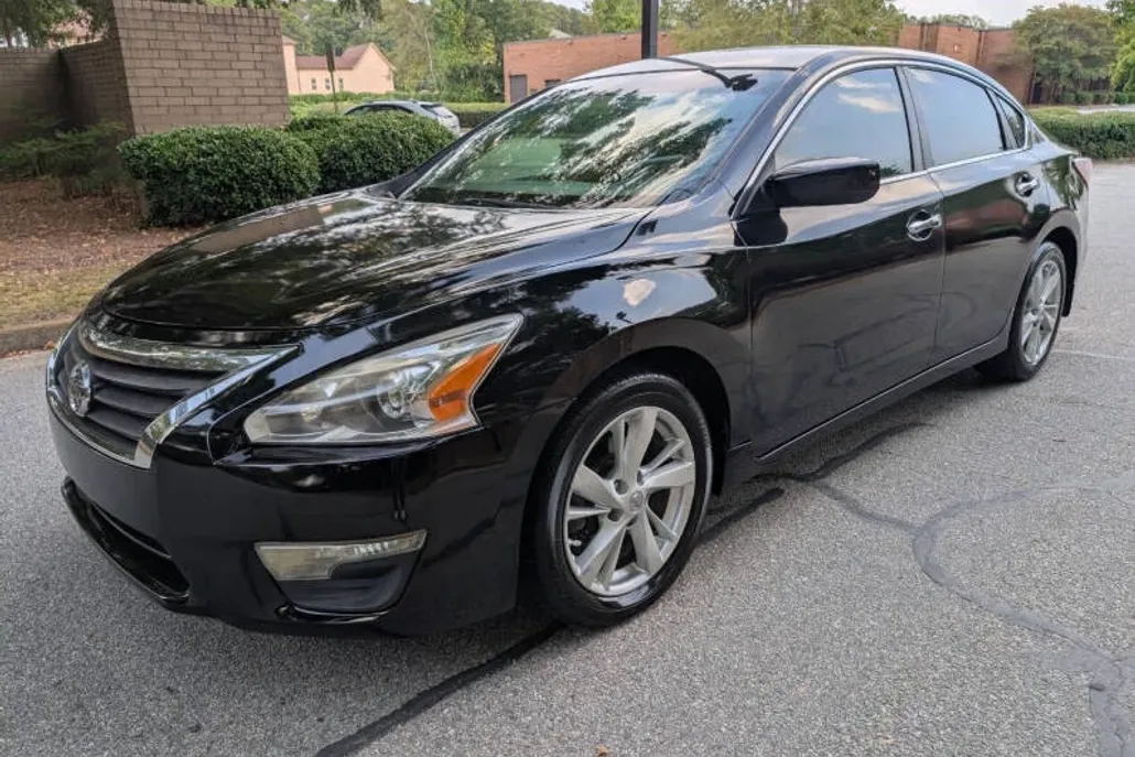 2013 Nissan Altima 2.5 SV photo 1