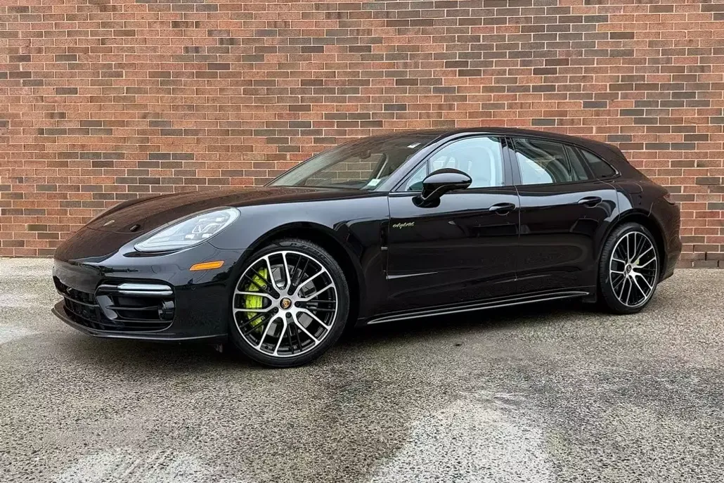 2022 Porsche Panamera E-Hybrid Sport Turismo 4 photo 1